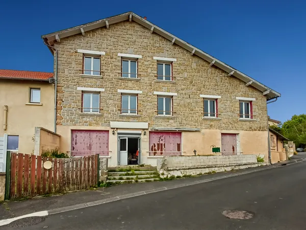 À VENDRE Immeuble ancien hôtel à rénover Saint-Genès-Champanelle (63122)
