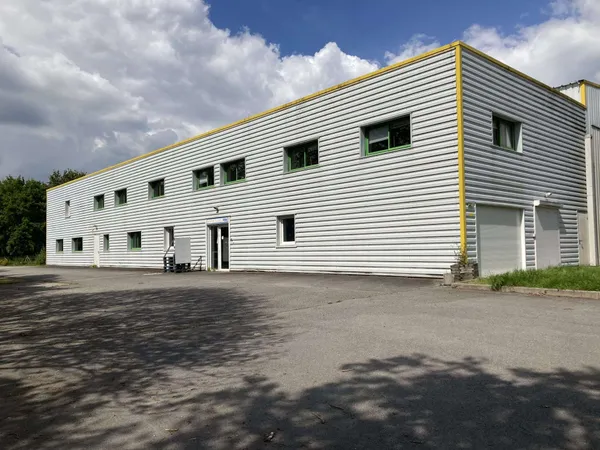 RARE SUR SECTEUR - Grande surface - 1400m²
