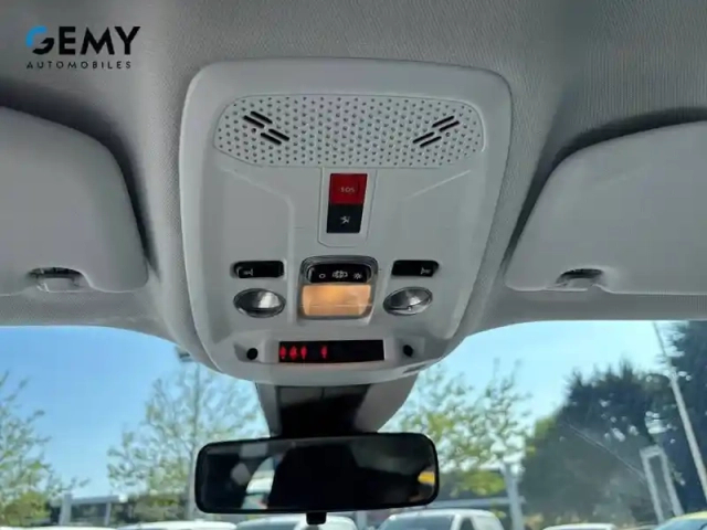 Peugeot 2008 electrique 136 ch — photo 19