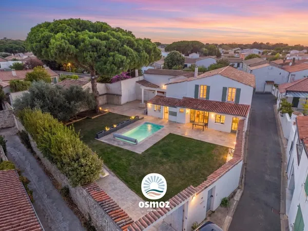 Maison familiale avec six chambres, jardin, piscine et stationne