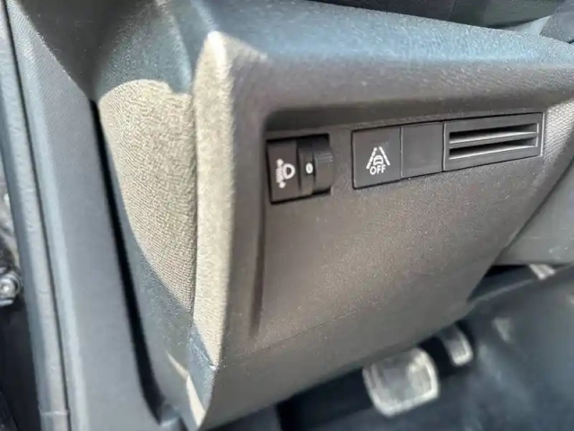 Citroën C4 e- 136 ch automatique — photo 21