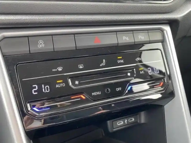 Volkswagen T-Roc 1.5 tsi evo 150ch life plus dsg7 — photo 13