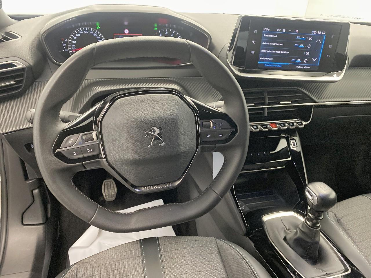 Peugeot 2008 puretech 130 s&s bvm6 allure — photo 12