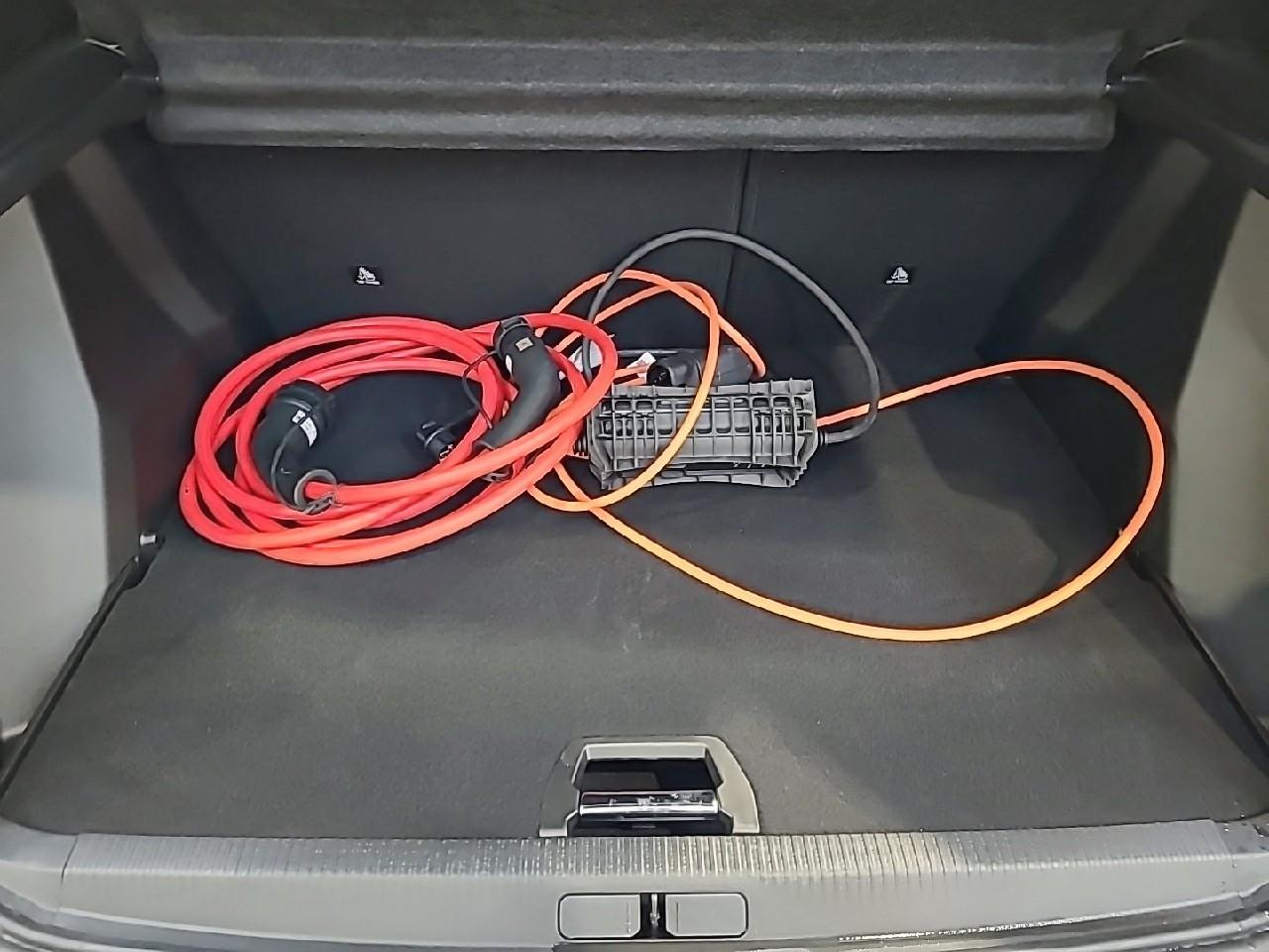 Peugeot 2008 electrique 156 ch 54 kwh gt — photo 14