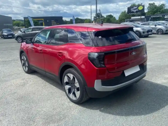 Ford Explorer 170ch standard range 52kwh pack premium rwd — photo 13