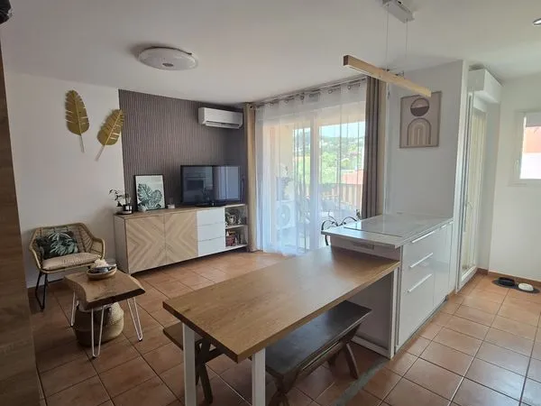 Appartement 2 pièces avec terrasse et garage fermé