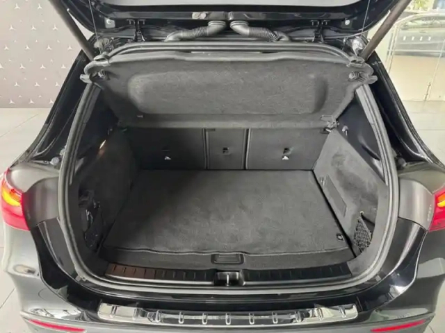 Mercedes Gla 200 d amg line — photo 30