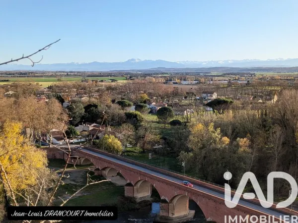 Terrain 700 m²