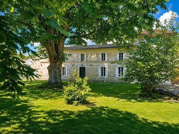 Maison 10 pièces 350 m²