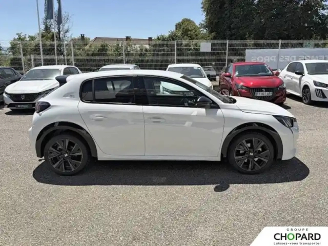 Peugeot 208 puretech 100 s&amp;s eat8 — photo 4