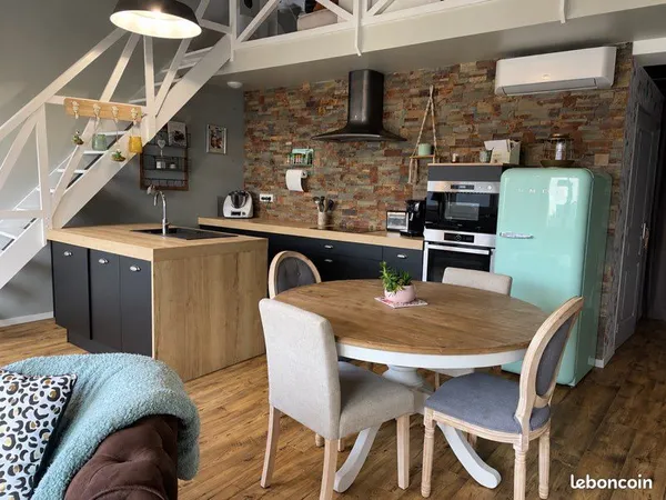 à louer - maison de ville atypique de 80 m² avec garage à brécey