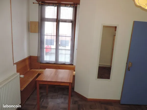 Studio Arras face Lycée Robespierre
