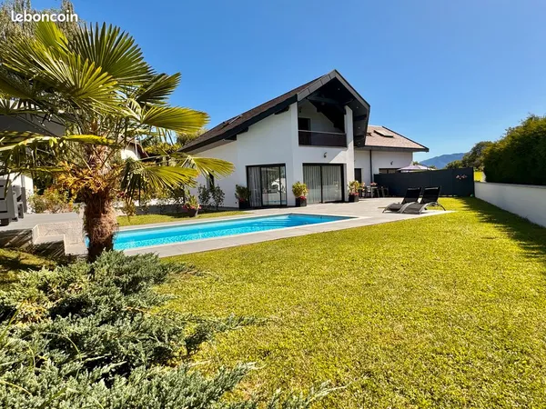 Sublime maison d'architecte à chavanod - luminosité,volumes, piscine et prestations haut de gamme