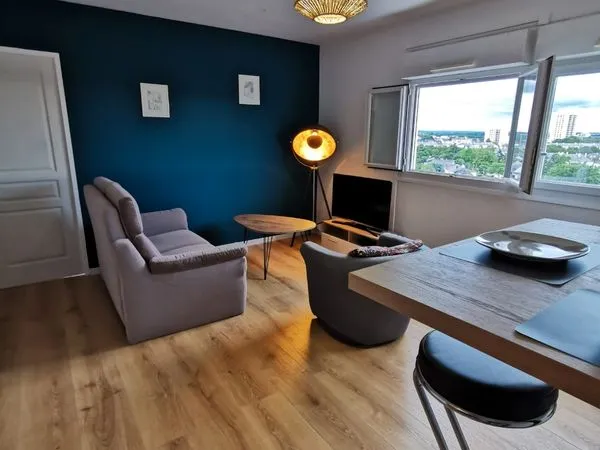 Angers Justices - T4 lumineux, 8e et dernier étage, balcon & vue dégagée