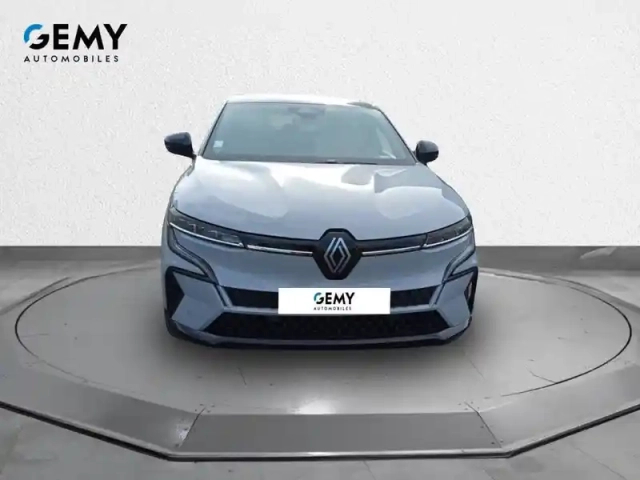 Renault Megane e-tech ev60 220 ch optimum charge — photo 2