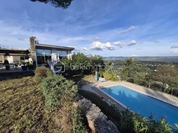 Maison 7 pièces 166 m²