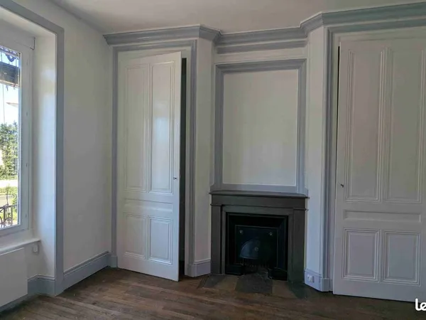F2+alcove, 61m², fraichement repeint, Lyon3 Montchat prox tram T3 Reconnaissance Balzac, calme et lu