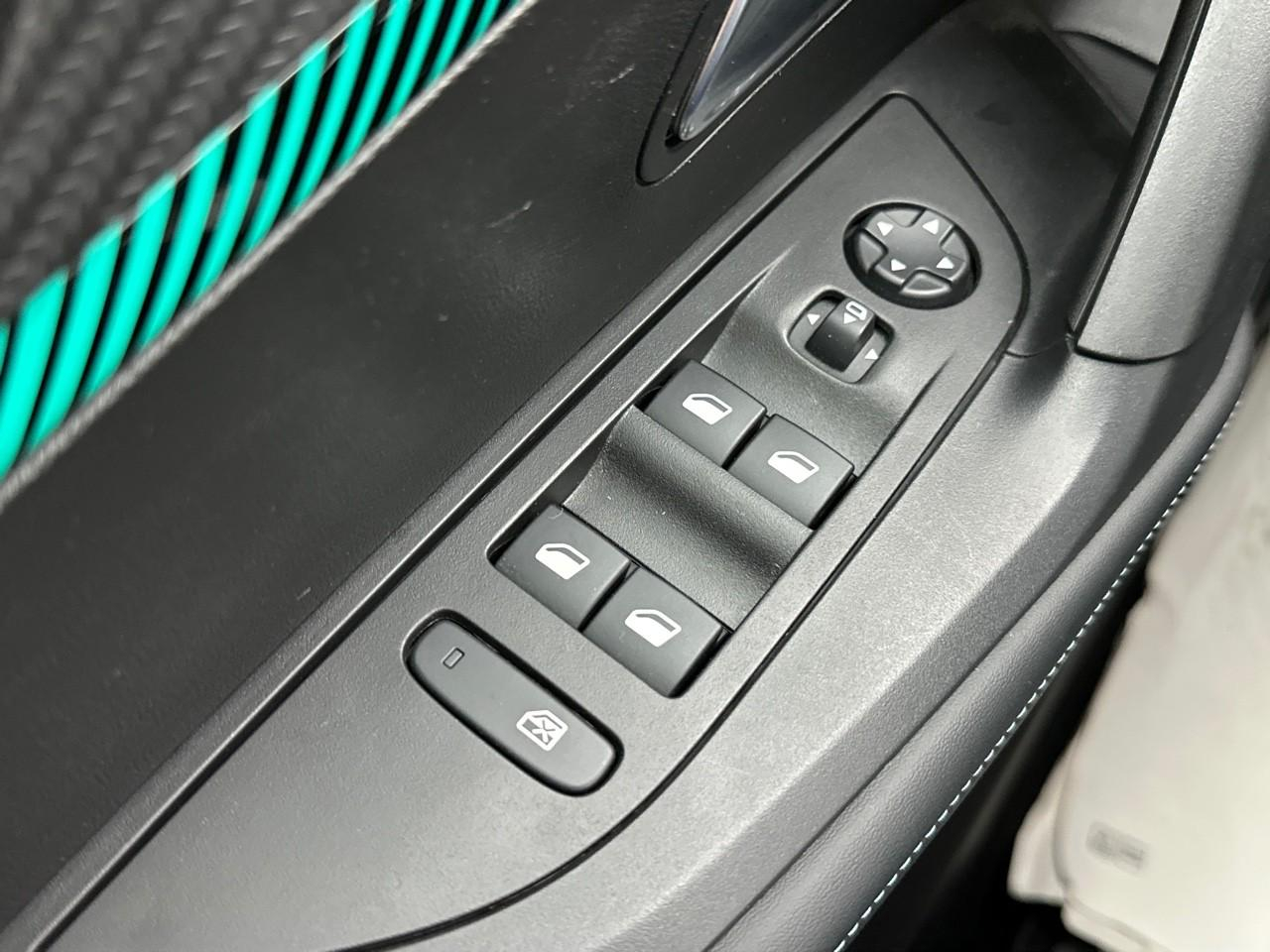 Peugeot 2008 puretech 100 s&s bvm6 allure pack — photo 15
