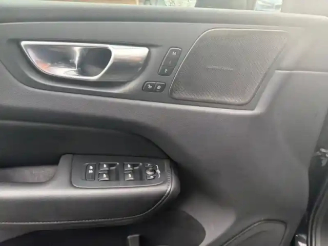 Volvo Xc60 t6 hybride rechargeable 253 + 145ch ultra style dark geartronic 8 awd — photo 12