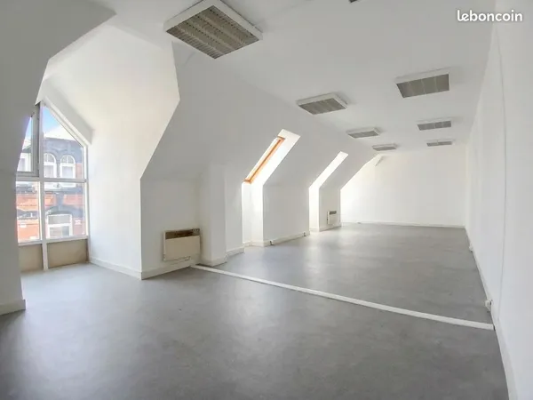 Local professionnel / Bureaux lumineux - 54 m² - Hénin-Beaumont centre (Parking à proximité)
