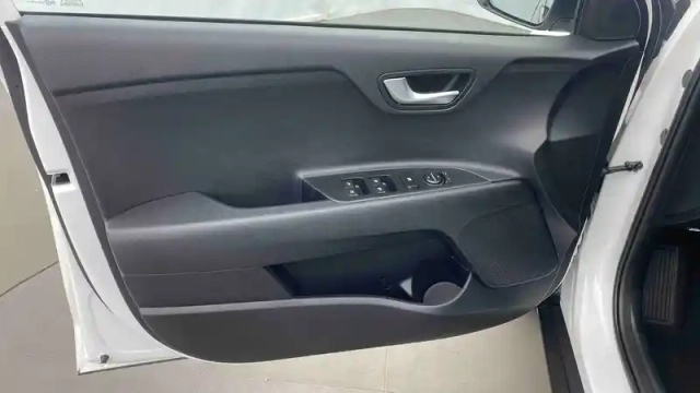 Kia Stonic 1.0 t-gdi 120 ch mhev ibvm6 — photo 28