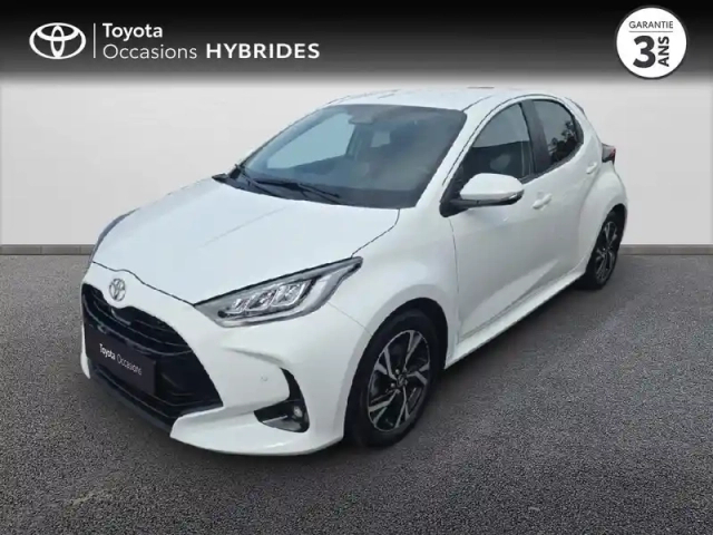 Toyota Yaris 116h design 5p mc24