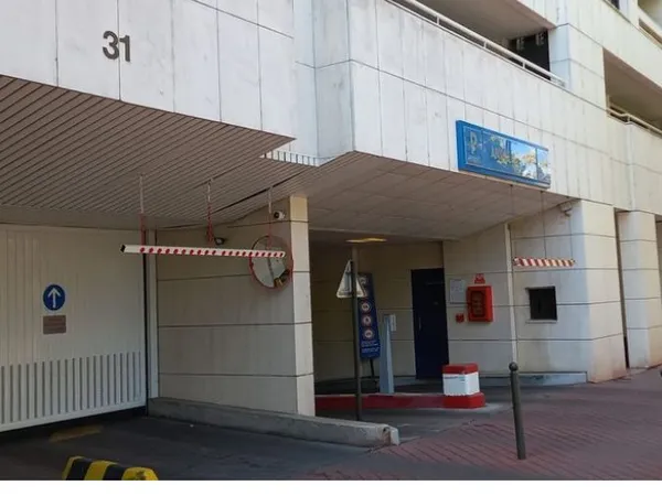 Location parking Levallois front de Villiers