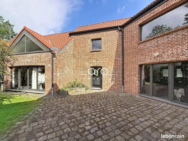 Maison 5 pièces 235 m²