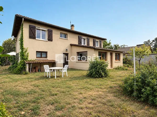 Maison Veauche 8 pièces, 5 chambres, 155 m2, garage, terrain