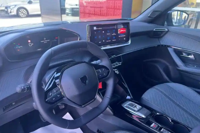 Peugeot 2008 hybrid 145 e-dcs6 — photo 13