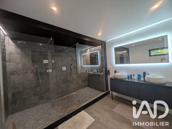 Maison 5 pièces 180 m²