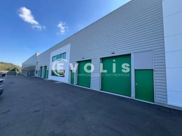 Local d'activité 183 m²