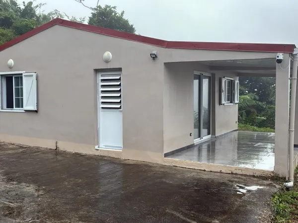 Maison neuve F3 , jardin et vue panoramique Balata