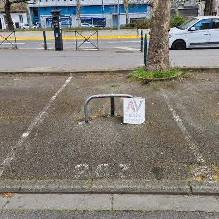 Parking proche gare matabiau, métros ligne a, et c, le long du canal du midi
