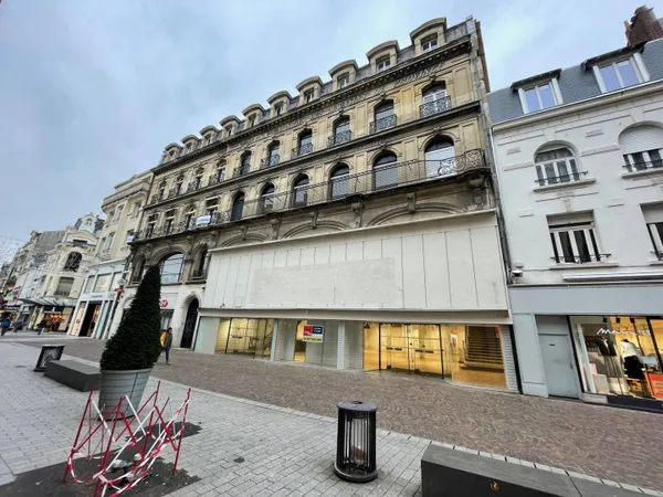Local commercial 1979 m²