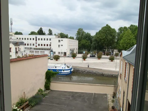 Grand studio meublé avec vue centre Montargis avec parking