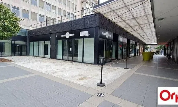 Local commercial 143 m²