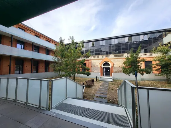 31400 TOULOUSE: Studio meublé dans campus universitaire