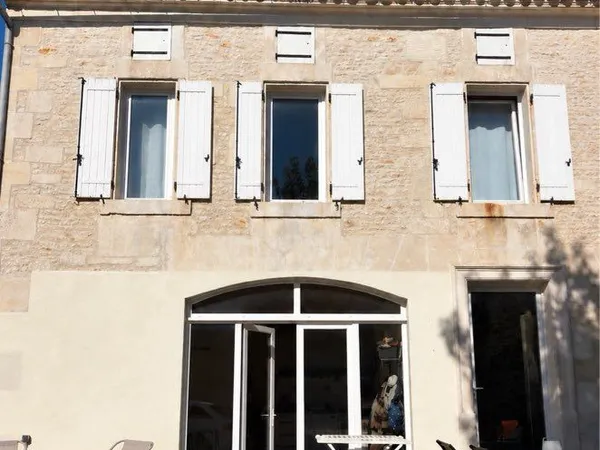 PLEIN CŒUR DE GENSAC-LA-PALLUE - Maison 127 m² - 3 chambres - Terrain 800 m²