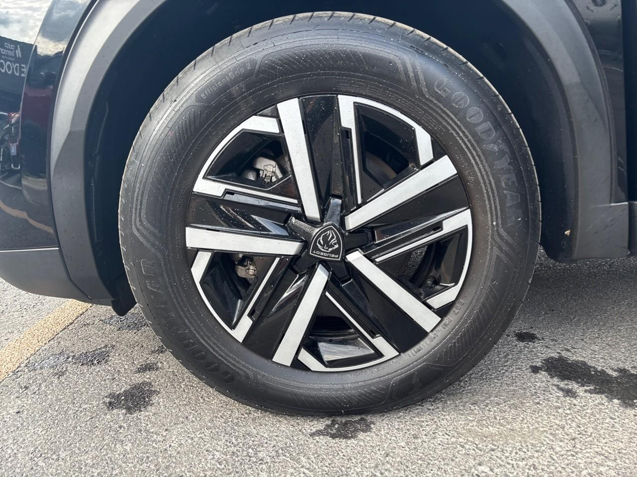 Peugeot 2008 1.2 hybrid 145ch style e-dcs6 — photo 11