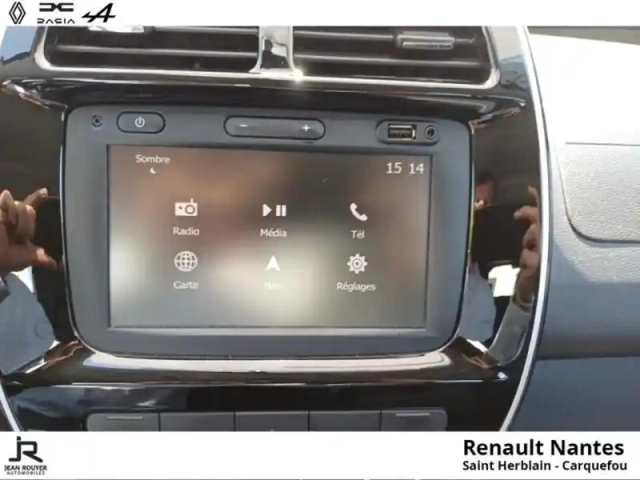 Dacia Spring 45ch expression - chargeur combo dc 30kw — photo 15