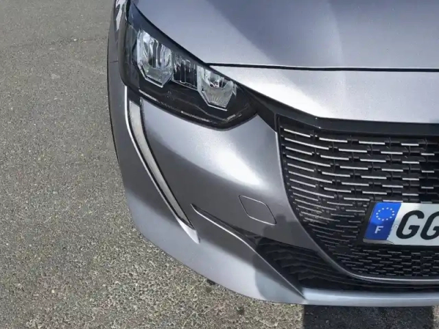 Peugeot 208 electrique 50 kwh 136ch — photo 16