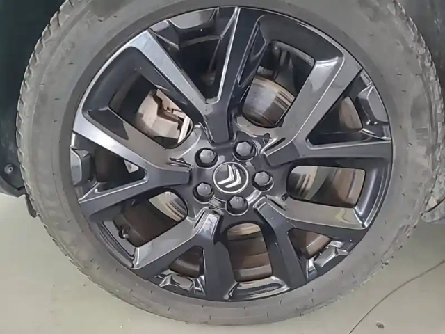 Citroën C5 Aircross hybride rechargeable 225 s&amp;s e-eat8 — photo 33