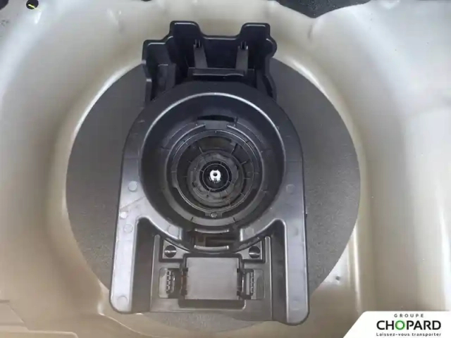 Peugeot 208 hybrid 100 e-dcs6 — photo 29