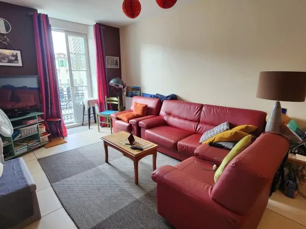 EXCLUSIVITE, NAY CENTRE A VENDRE Appartement T3, 81 m² avec balcon