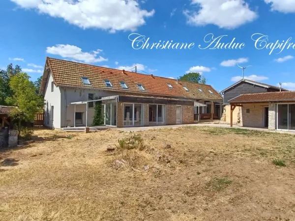 Maison 8 pièces 247 m²