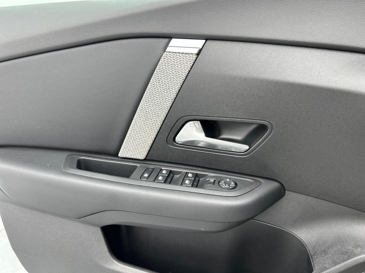 Citroën C4 X e-c4 x 136 ch automatique shine — photo 27