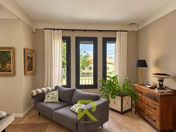 Béziers quartier des Arénes une maison de ville avec piscine