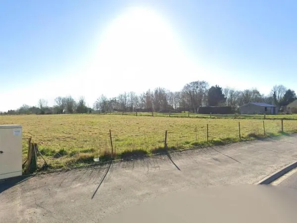 Terrain 851 m²
