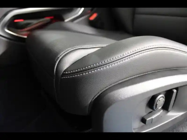 Jaguar F-Pace p400e plug-in-hybrid r-dynamic se bva8 awd — photo 11